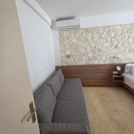 Fofo Platana Beachfront Vila *
